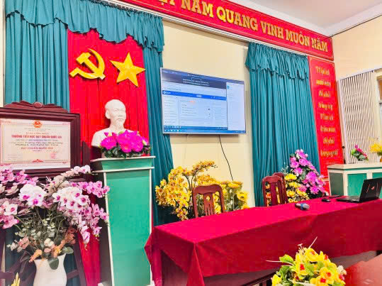 TRƯỜNG TIỂU HỌC HÙNG VƯƠNG TỔ CHỨC TẬP HUẤN SỬ DỤN