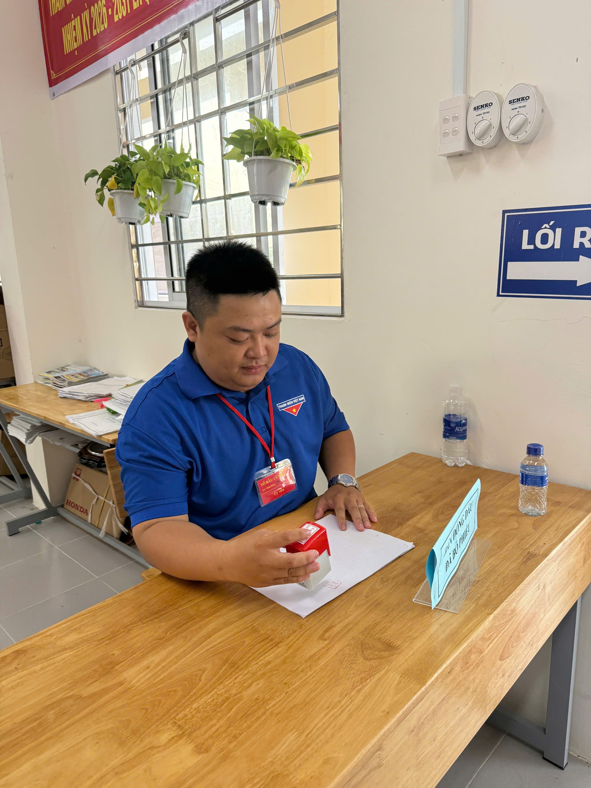 ĐOÀN VIÊN TRƯỜNG TIỂU HỌC HÙNG VƯƠNG TÍCH CỰC HỖ T