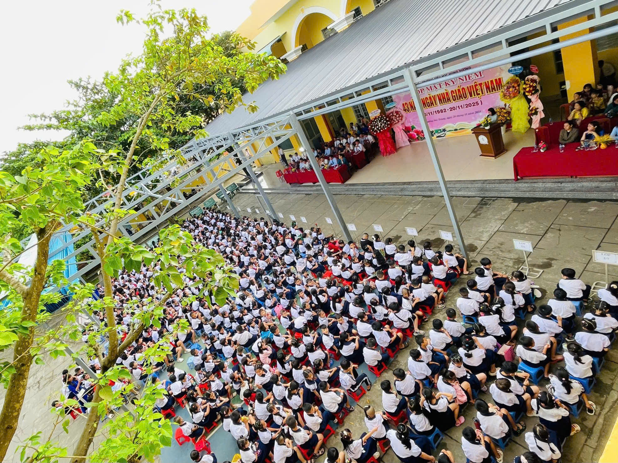 HỌP MẶT KỈ NIỆM 43 NĂM NGÀY NHÀ GIÁO VIỆT NAM 20/1